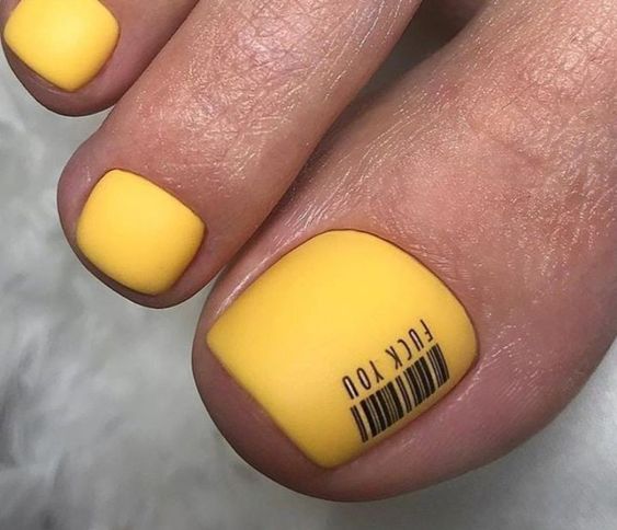 Trendy Toes: Top Summer Toe Nail Colors of 2024