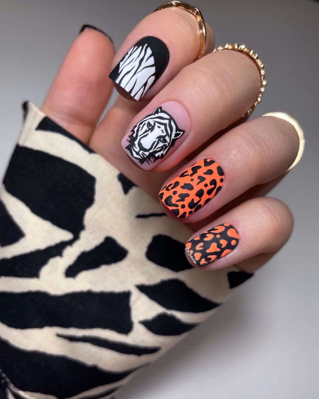 25 Creative Fall Nail Designs You’ll Love This Season