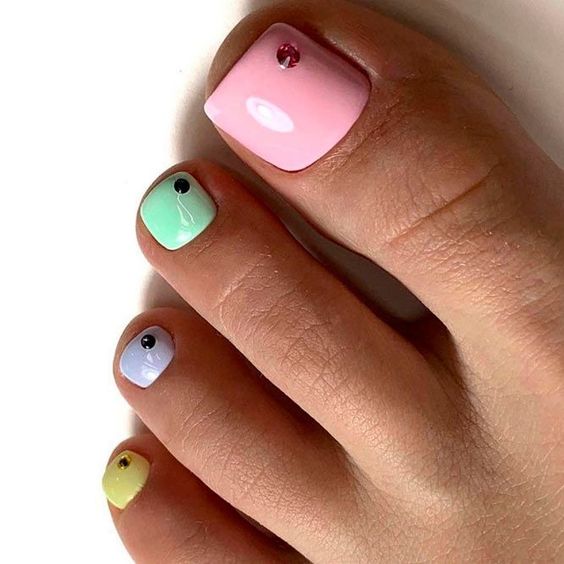 Summer Toe Nail 2024: Trendy Tips for Perfectly Pedicured Toes