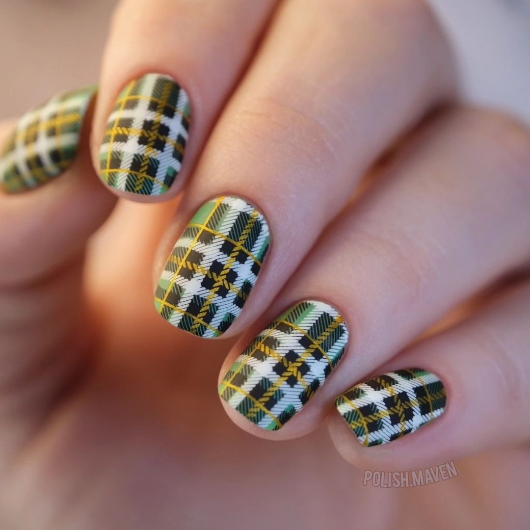 25 Trendy Ideas for Fall Plaid Nails 2024