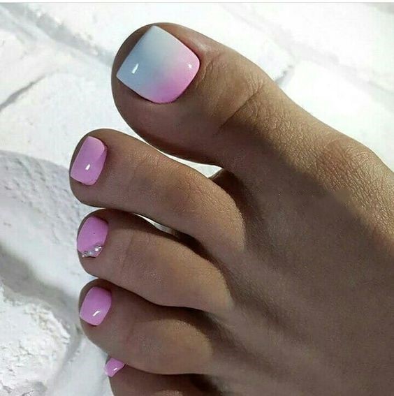 Trendy Toes: Top Summer Toe Nail Colors of 2024