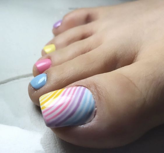 Summer Toe Nail 2024: Trendy Tips for Perfectly Pedicured Toes