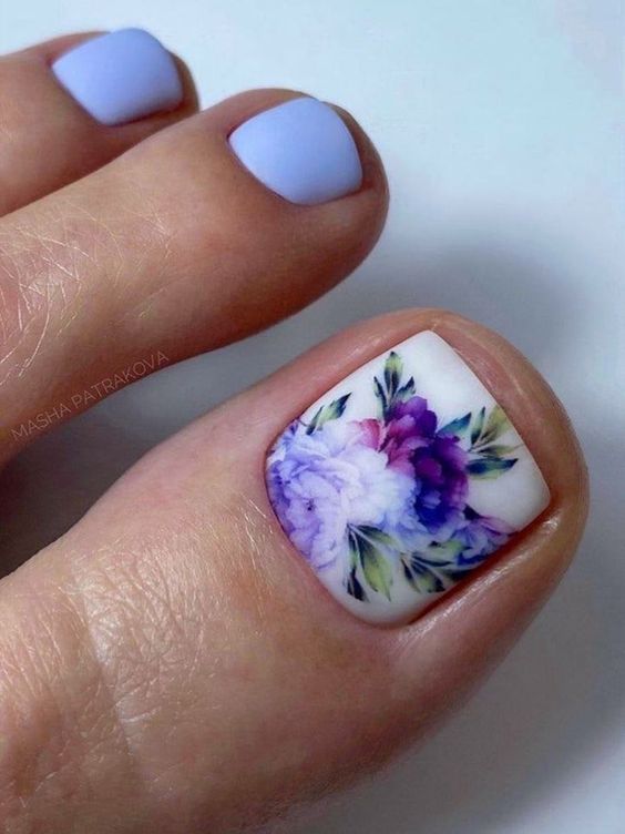 Trendy Toes: Top Summer Toe Nail Colors of 2024