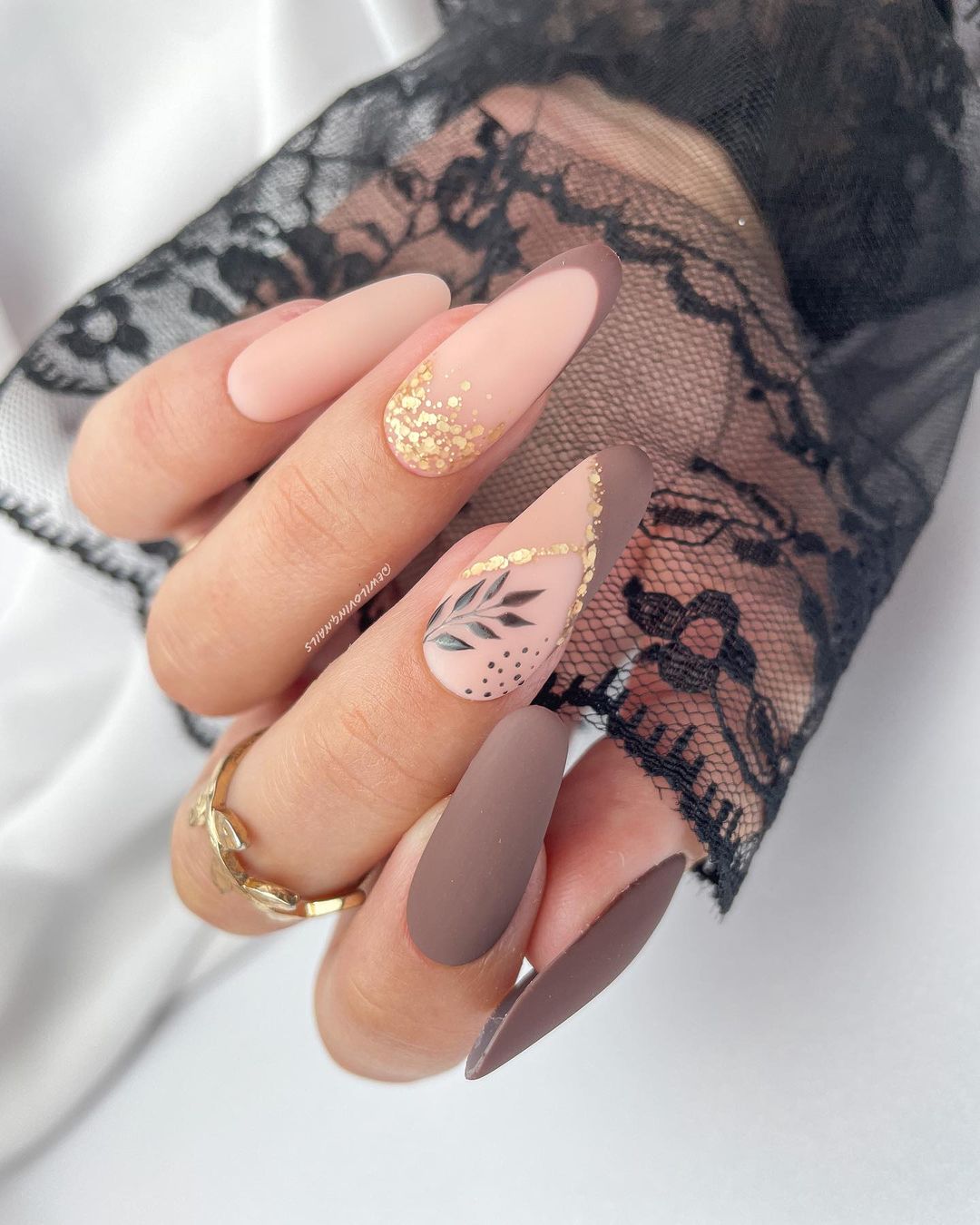 29 Elegant Ideas for Nude Fall Nails 2024