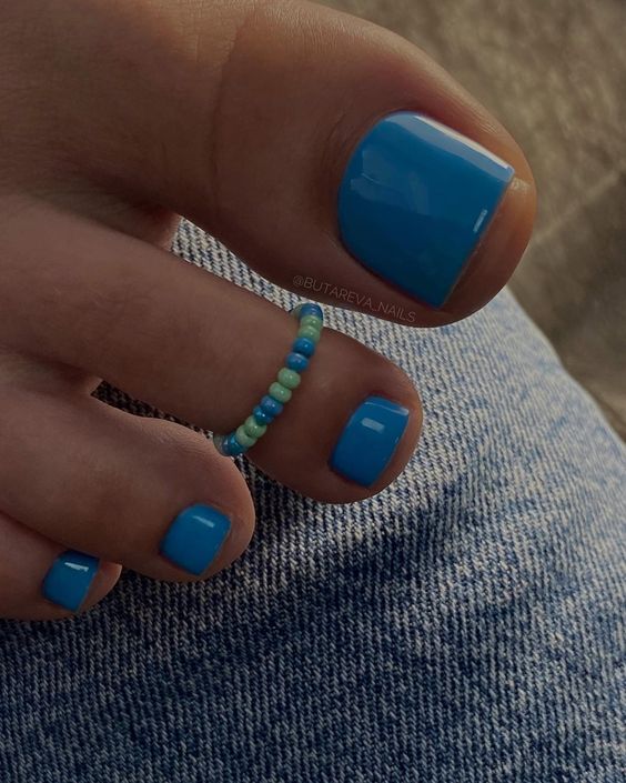 Trendy Toes: Top Summer Toe Nail Colors of 2024