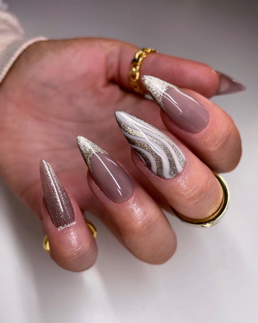 25 Creative Fall Nail Designs You’ll Love This Season