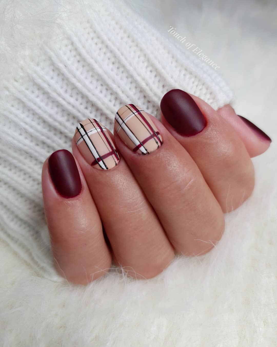 25 Trendy Ideas for Fall Plaid Nails 2024