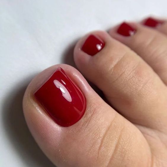 Trendy Toes: Top Summer Toe Nail Colors of 2024