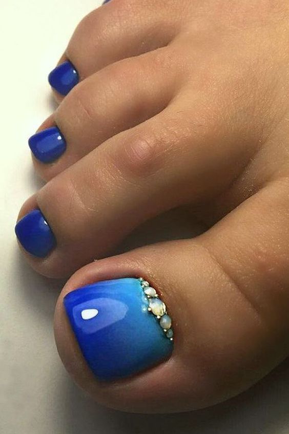 Trendy Toes: Top Summer Toe Nail Colors of 2024