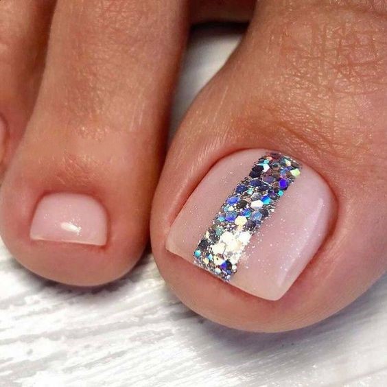 Trendy Toes: Top Summer Toe Nail Colors of 2024