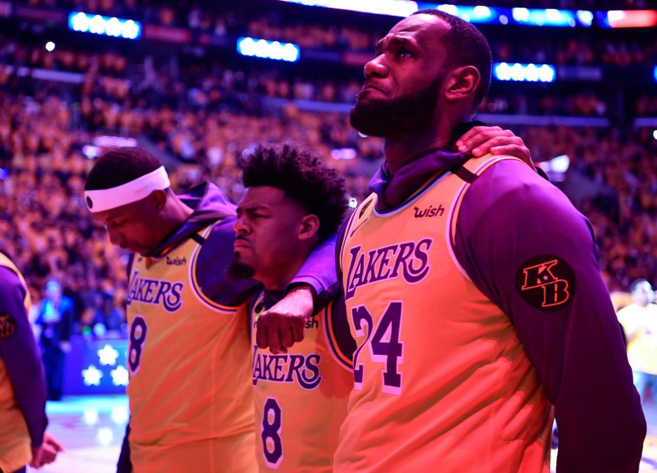 LeBron James lấy nước mắt khán giả bằng bài phát biểu cảm động trong buổi lễ tri ân huyền thoại Kobe Bryant - Ảnh 2.