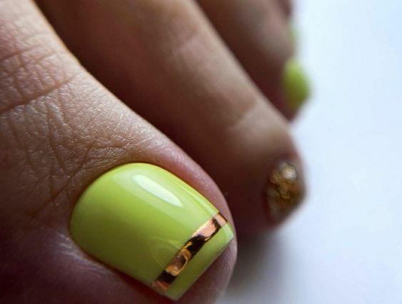 Trendy Toes: Top Summer Toe Nail Colors of 2024