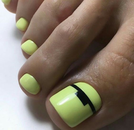 Trendy Toes: Top Summer Toe Nail Colors of 2024