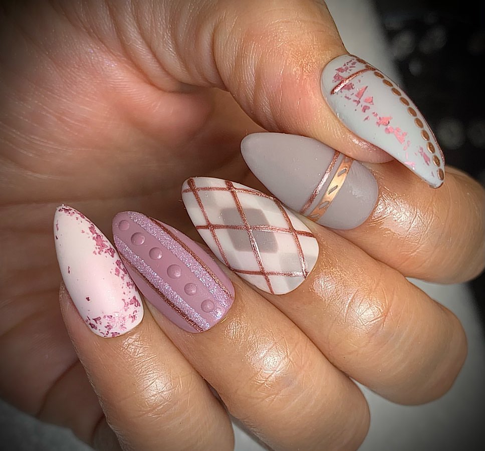 25 Trendy Ideas for Fall Plaid Nails 2024