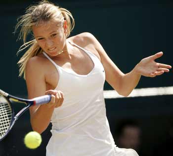 Teen star Sharapova reaches final