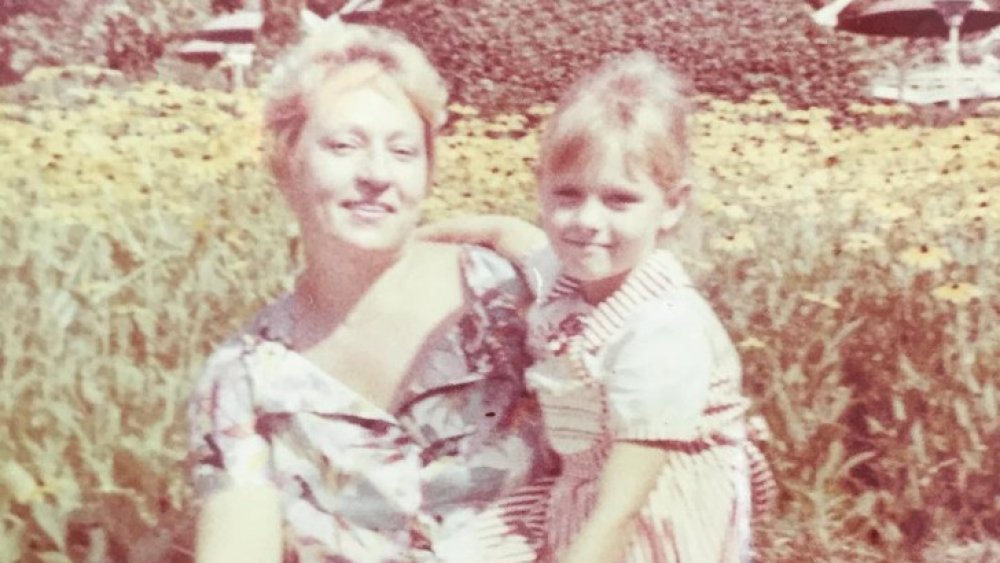 Maria Sharapova as a young girl with her mom